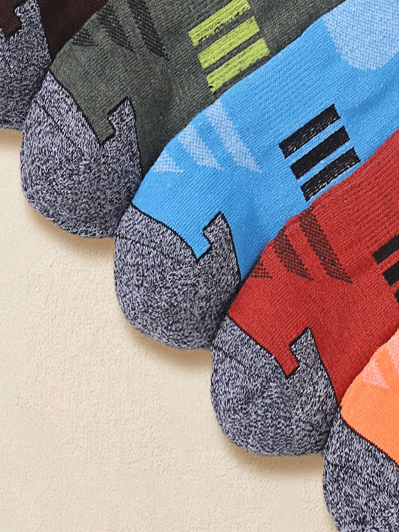 Men's Vibrant Multicolor Strip - Ankle Sock Low Cut avaliação e preço