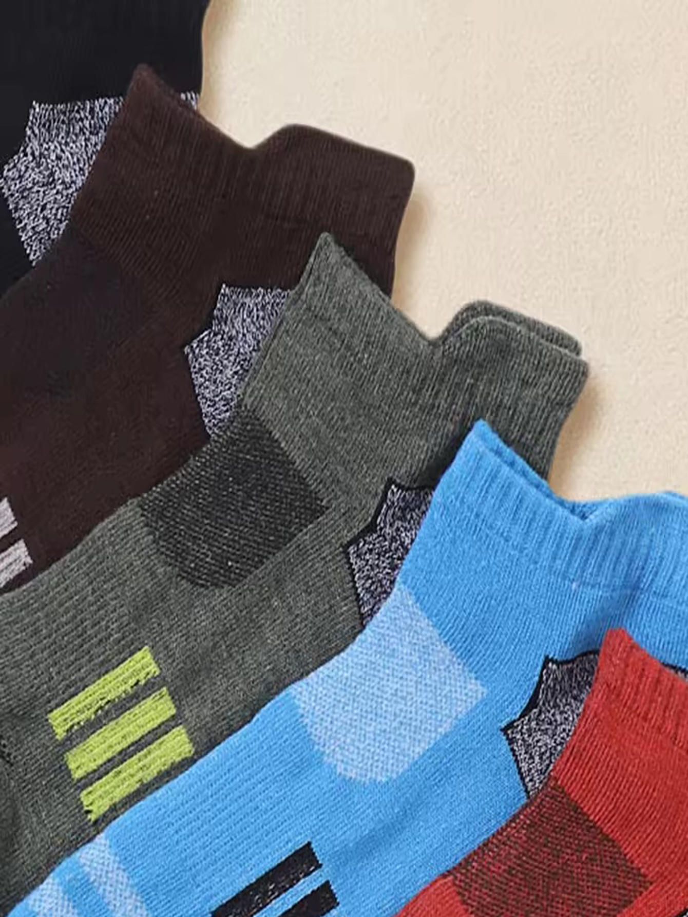 Men's Vibrant Multicolor Strip - Ankle Sock Low Cut avaliação e preço